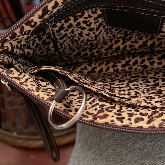 New York &Company oversized wristlet mint pre owned condition. Not one call out - Picture 7 of 11